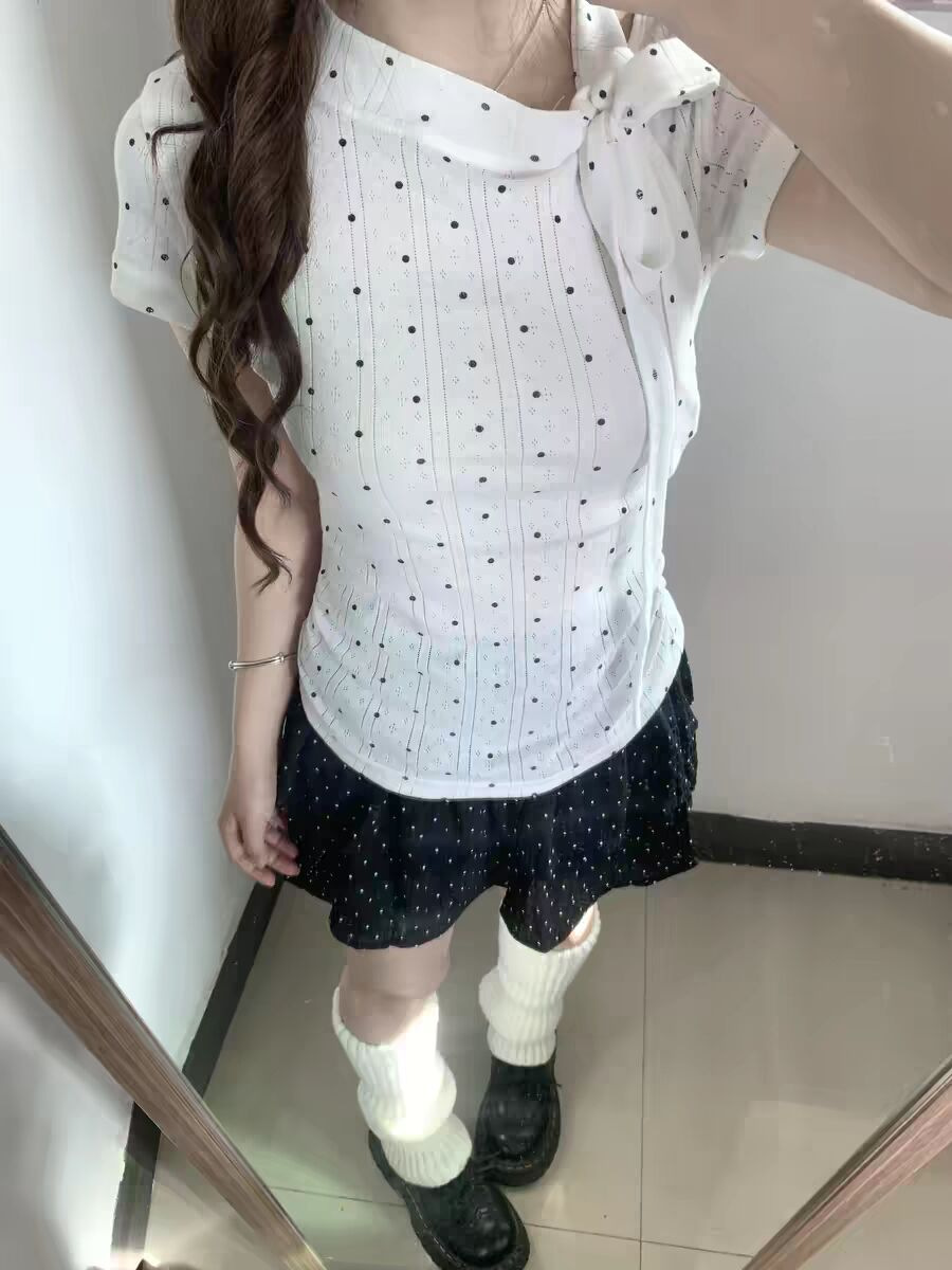 Polka Dot Short-Sleeve T-Shirt for Women, Summer Style, Slim Fit, Flattering, with Bow Tie, Trendy and Versatile 3