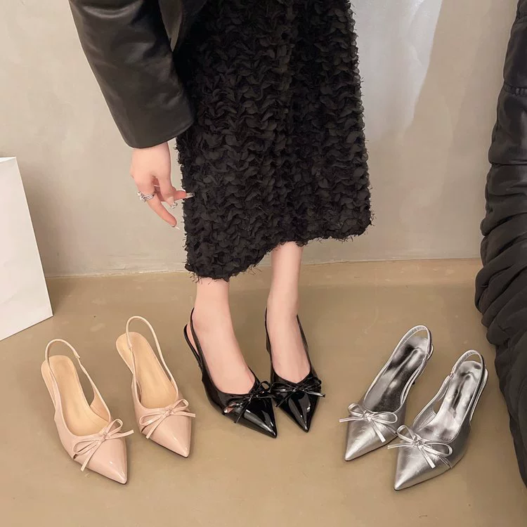 Французские серебряные туфли на высоком каблуке для женщин, лето 2025, новый стиль, туфли-стилето с бантом и заостренным носком, элегантные босоножки
