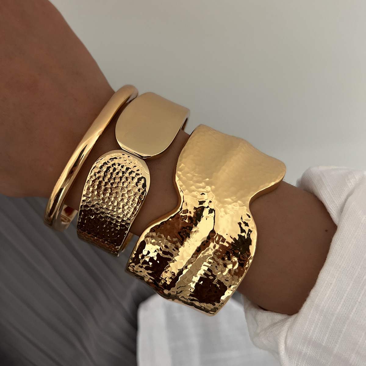 Brazalete de aleación de diseño europeo y americano exagerado de alto nivel de explosión transfronteriza joyería de moda temperamento pulsera de estilo hip-hop