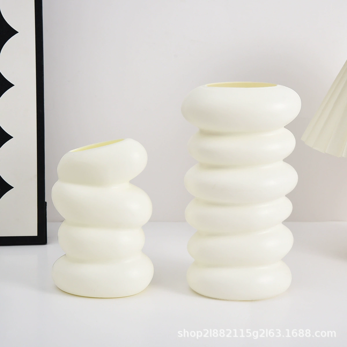 transparently: Plastic vase spiral Nordic simple imitation glaze porcelain creative style flower arrangement ornament dry wet flower vase simulation vase