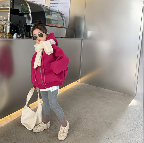 Play together parent-child clothing for boys and girls in winter plus velvet and thickened dragon fruit color sweatshirt jacket mother and child letter print jacket