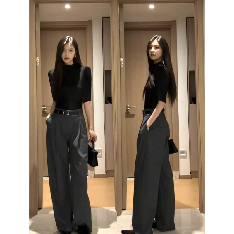 Black Round-Neck Base Shirt for Women, Slim Fit, Regular Shoulder, Autumn 2026 New Style, Half-High Collar, Five-Quarter Sleeves Black Round-Neck Base Shirt for Women, Slim Fit, Regular Shoulder, Autumn 2026 New Style, Half-High Collar, Five-Quarter Sleeves