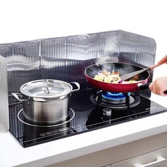 Factory direct sales creative kitchen aluminum foil stove oil baffle folding cooking and frying insulation heat-proof splash-proof oil baffle
