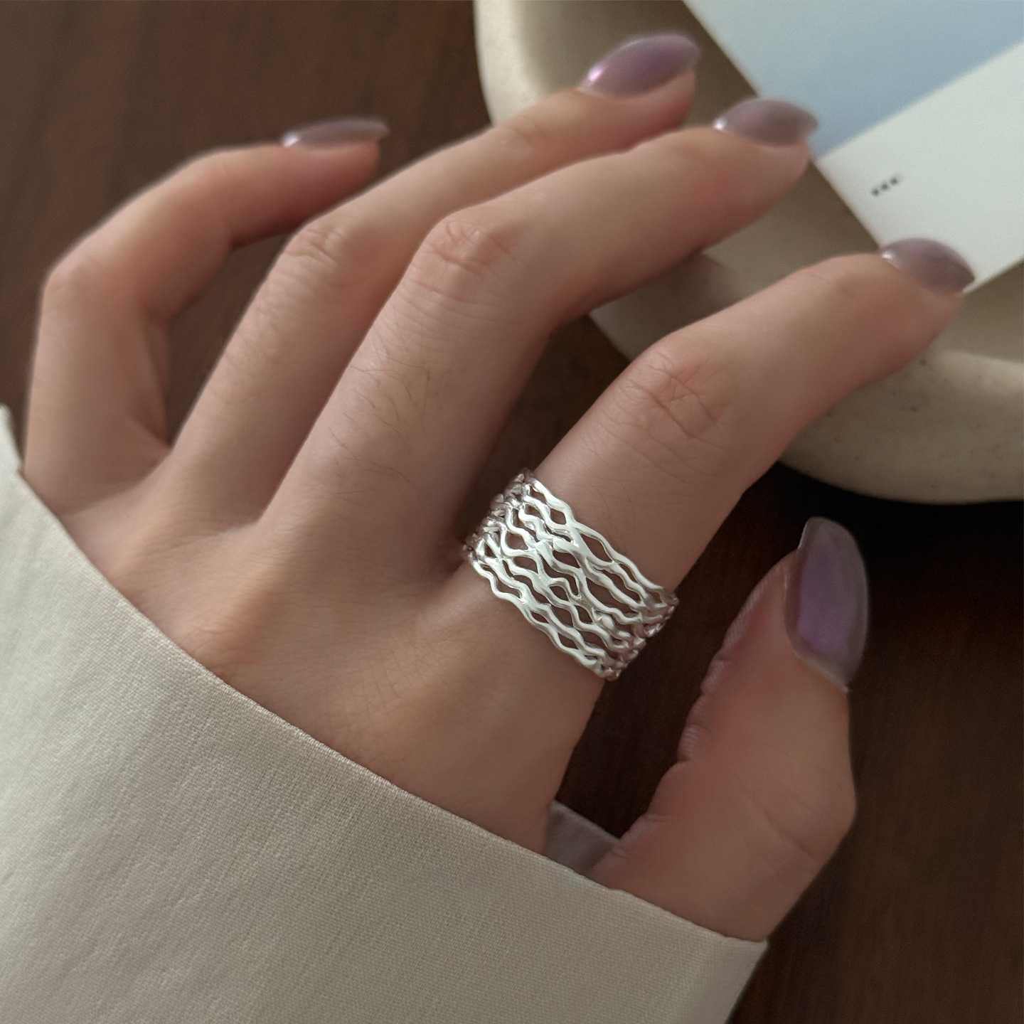 S925 Sterling Silver White Moonstone Textured Ring For Women, Minimalist Style, Light Luxury, Versatile, Niche, High-End_voghion.com