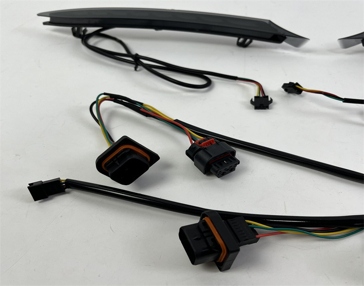 Suitable for 20-22 BMW new 3 Series rear bumper light flowing water 3 Series modified rear fog light running water turn light