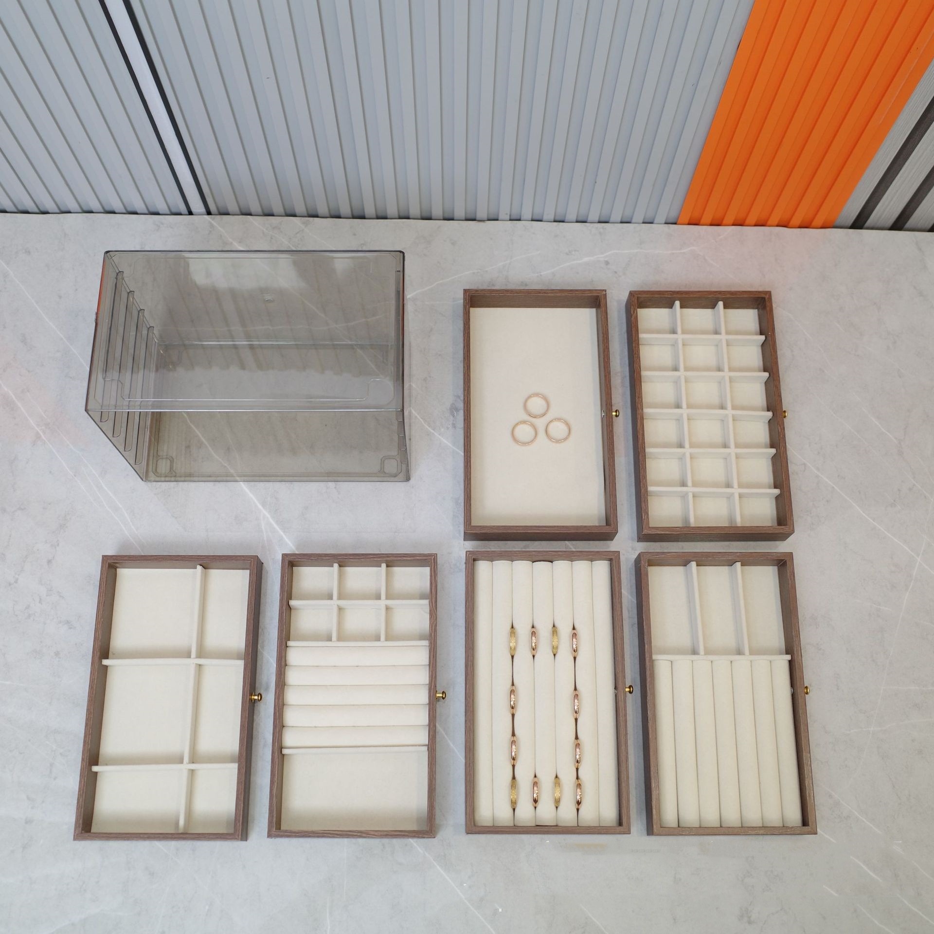 Caja de joyería multicapa de gran capacidad pendientes clavos collar anillo de mano caja de almacenamiento de joyería patrón de nuez