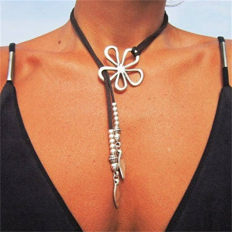 15g Weight Pendant Necklace Classification Leather Rope Chain Material 1 Piece Quantity Retro Flower Alloy Leather Wholesale Pendant Necklace