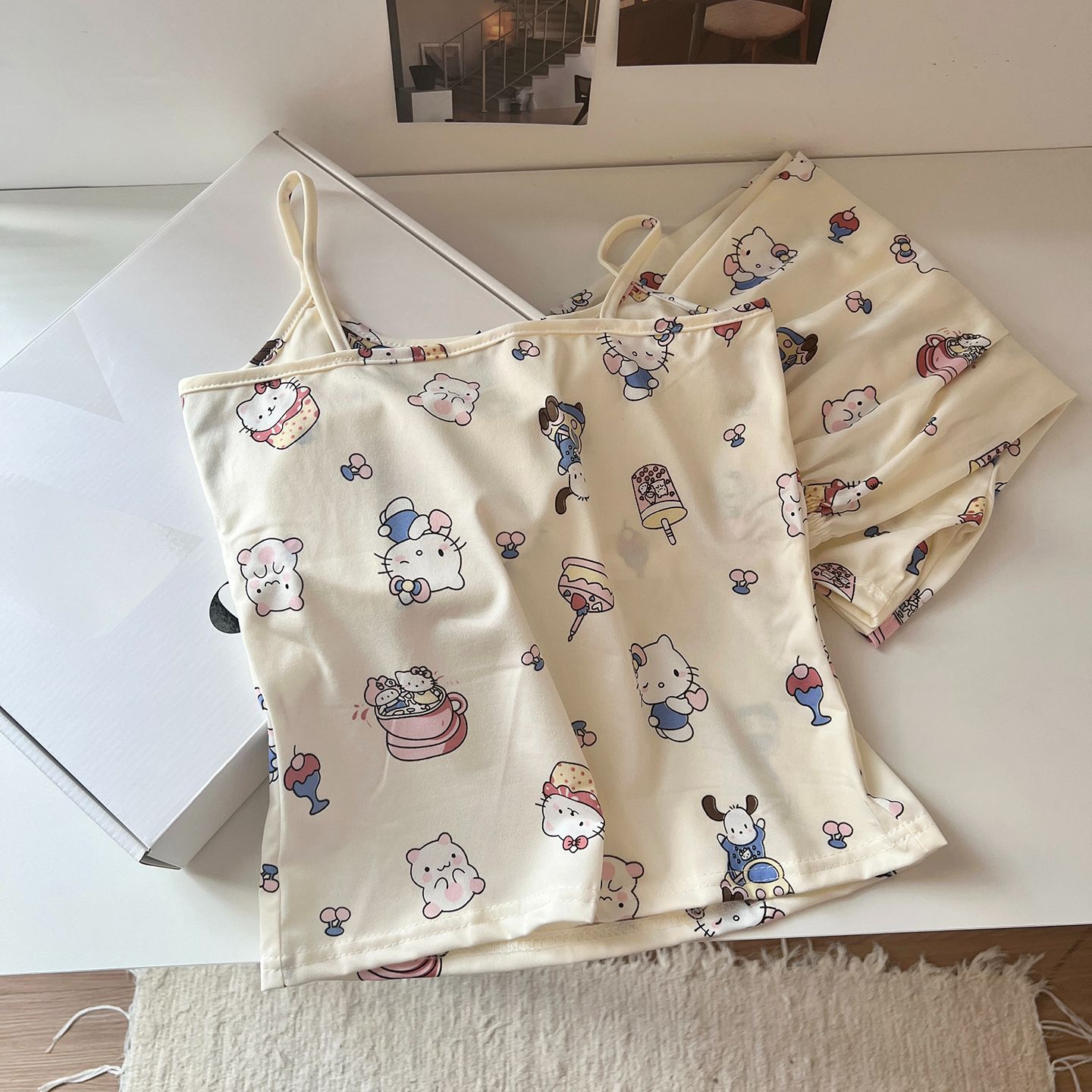 Pijamas transfronterizos al por mayor con almohadillas para el pecho para mujeres verano nuevos pantalones cortos de honda de dibujos animados coreanos lindo traje de servicio a domicilio imitación algodón