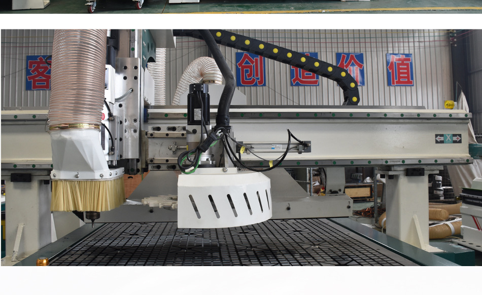 直排十二把刀自动换刀加工中心详情_13.jpg