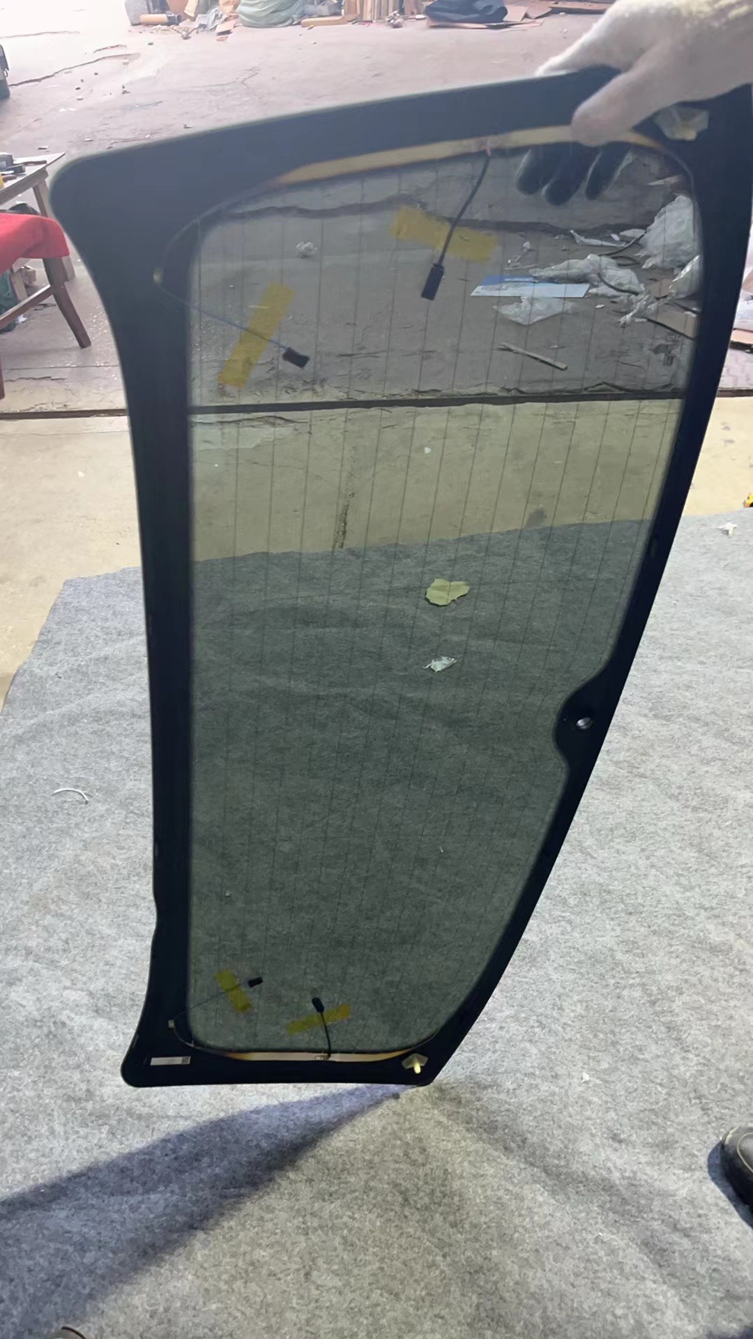 ID6crozz rear windshield factory new for foreign trade products 12D845051E