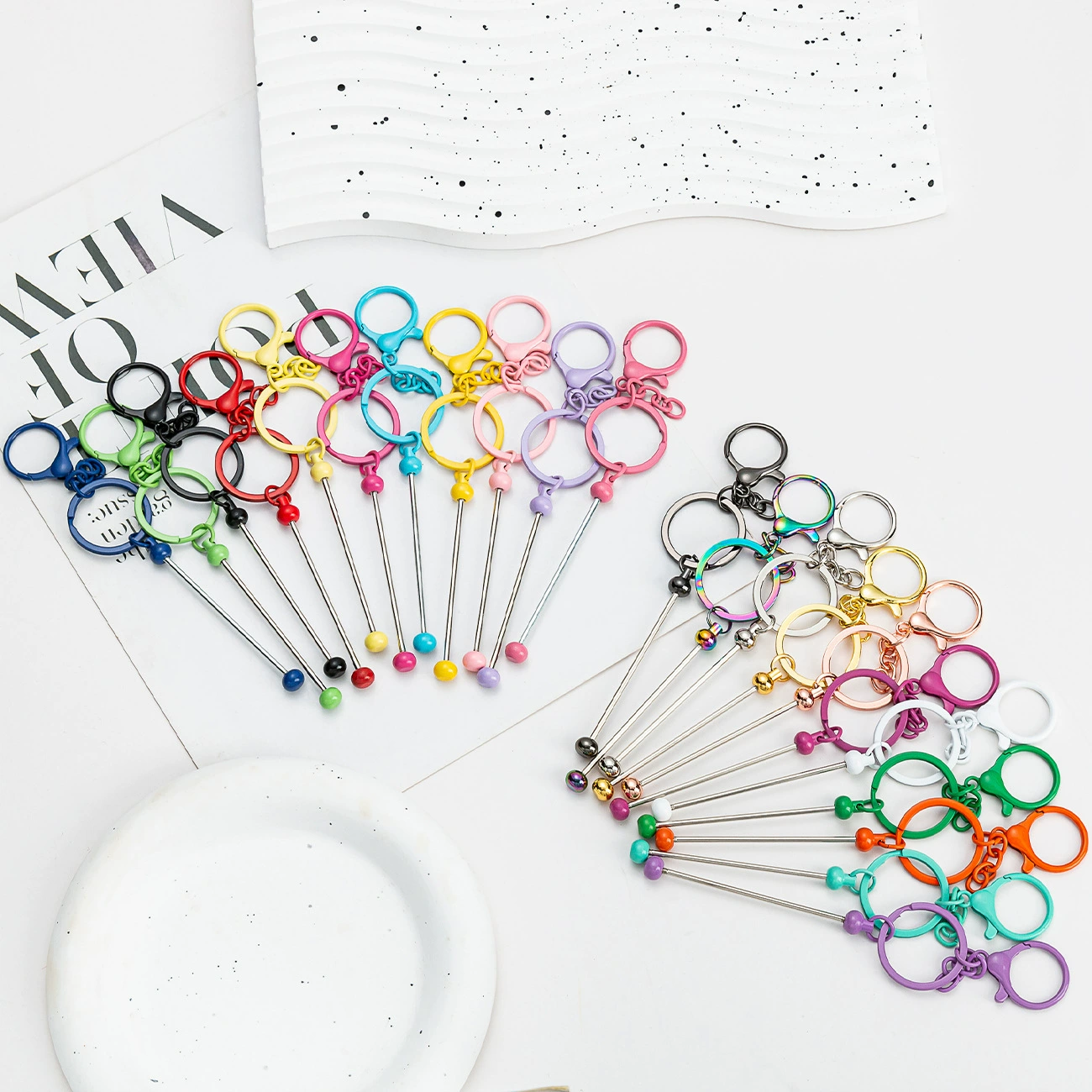 Новый брелок из бисера «сделай сам», оптовая продажа, небольшой подарочный кулон, металлический брелок для ключей с градиентом, красочный брелок