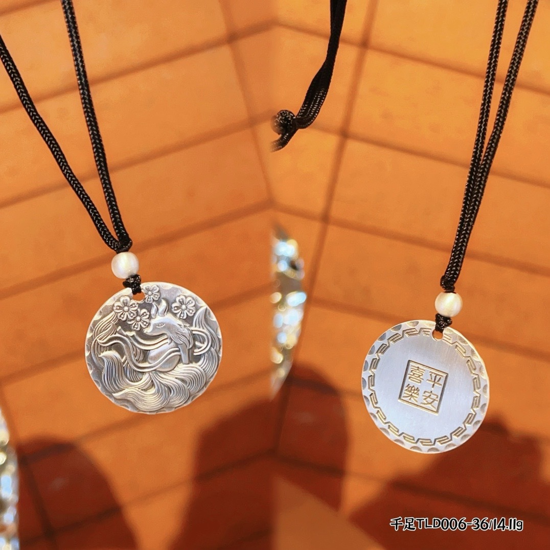 999 pie de plata Ping An alegría esmerilado sólido Ping An colgante de hebilla para hombres y mujeres ciento Fu Zodiac Collar de año del dragón