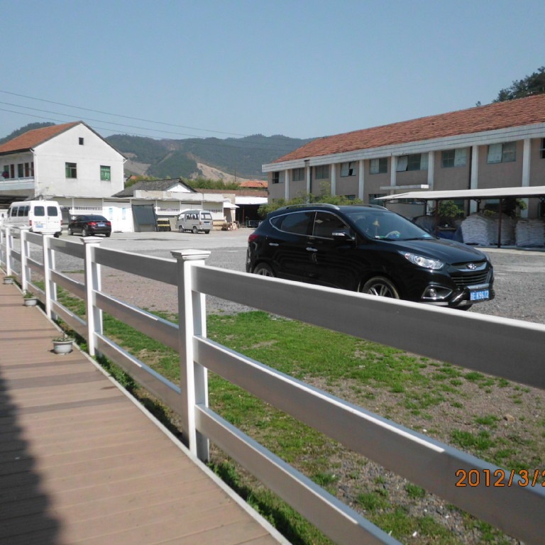 厂家直销PVC围挡马场护栏美式栅栏工地围挡跑马场围栏农场护栏