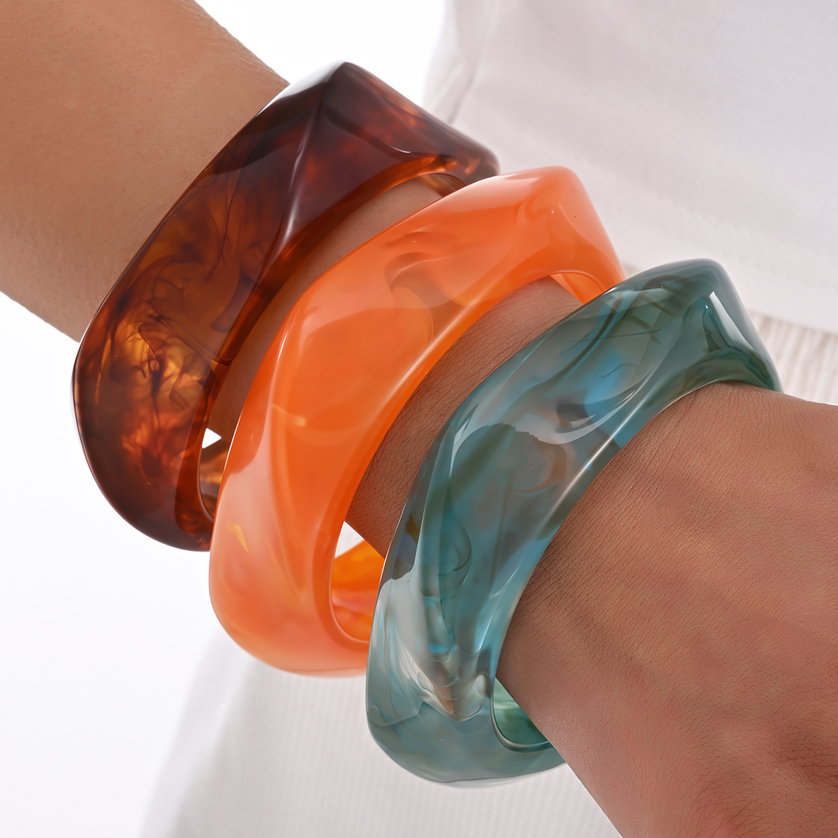 Explosiones transfronterizas irregular ancho borde acrílico pulsera mujer verano retro nicho de diseño geométrico de estudiantes joyas de amigas