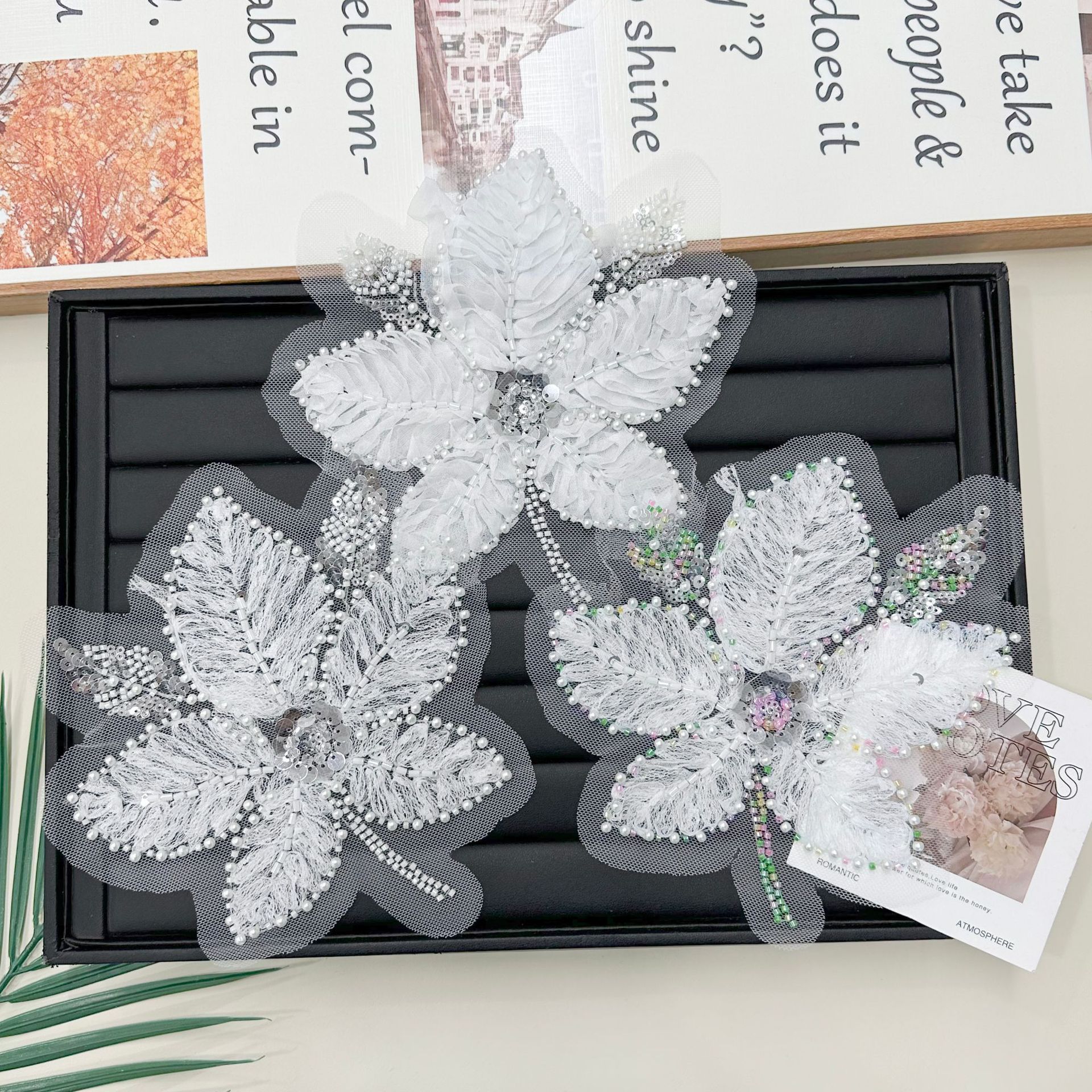 Nuevo bordado de perlas tridimensionales flor decal hilo de malla bordado tela de vestido de boda escenario accesorios de decoración fábrica directa