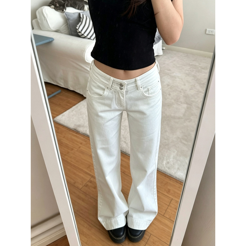 American retro style white low-waist flared jeans for women, summer design, slim fit, not tight on the legs, straight-leg pants