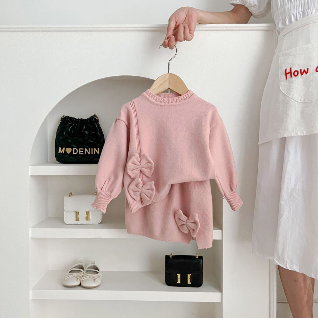 2023 Abito da bambina in maglia con fiocco nuovo Set di due pezzi Gonna corta autunno/inverno per bambini_voghion.com