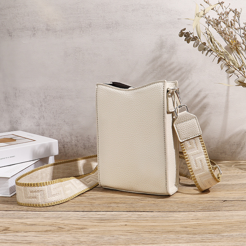 Nuevo bolso de tarjeta de todo fósforo de moda bolso de teléfono de mensajero con patrón de lichi cinturón de hombro ancho para mujer bolso de hombro simple de gran capacidad cuadrado