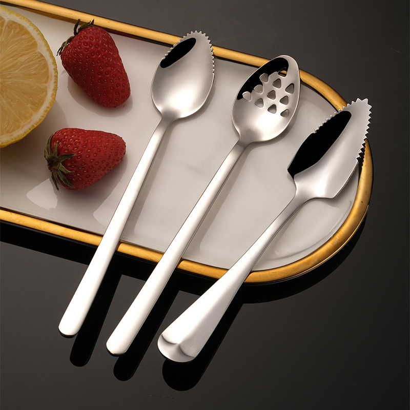 Infant 304 stainless steel mud scraping spoon baby food supplement with serrated fruit dredging spoon creative with hole mud pressing spoon