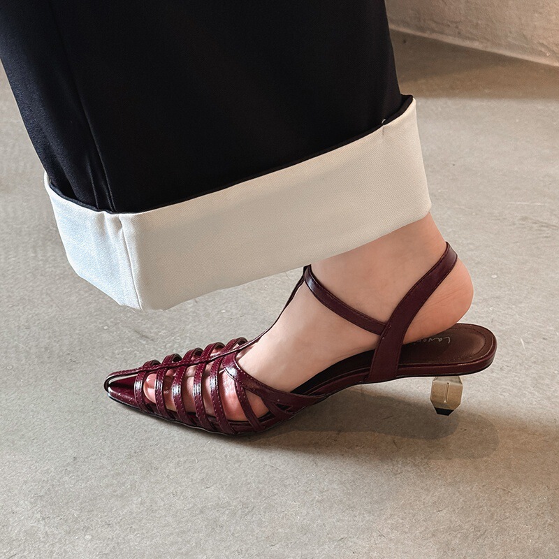 French Style, Super Hot, Beautiful and Beautiful, Not Tiring for Feet, 5cm Small High Heels, Thin Straps, Woven Roman Sandals for Summer Wear