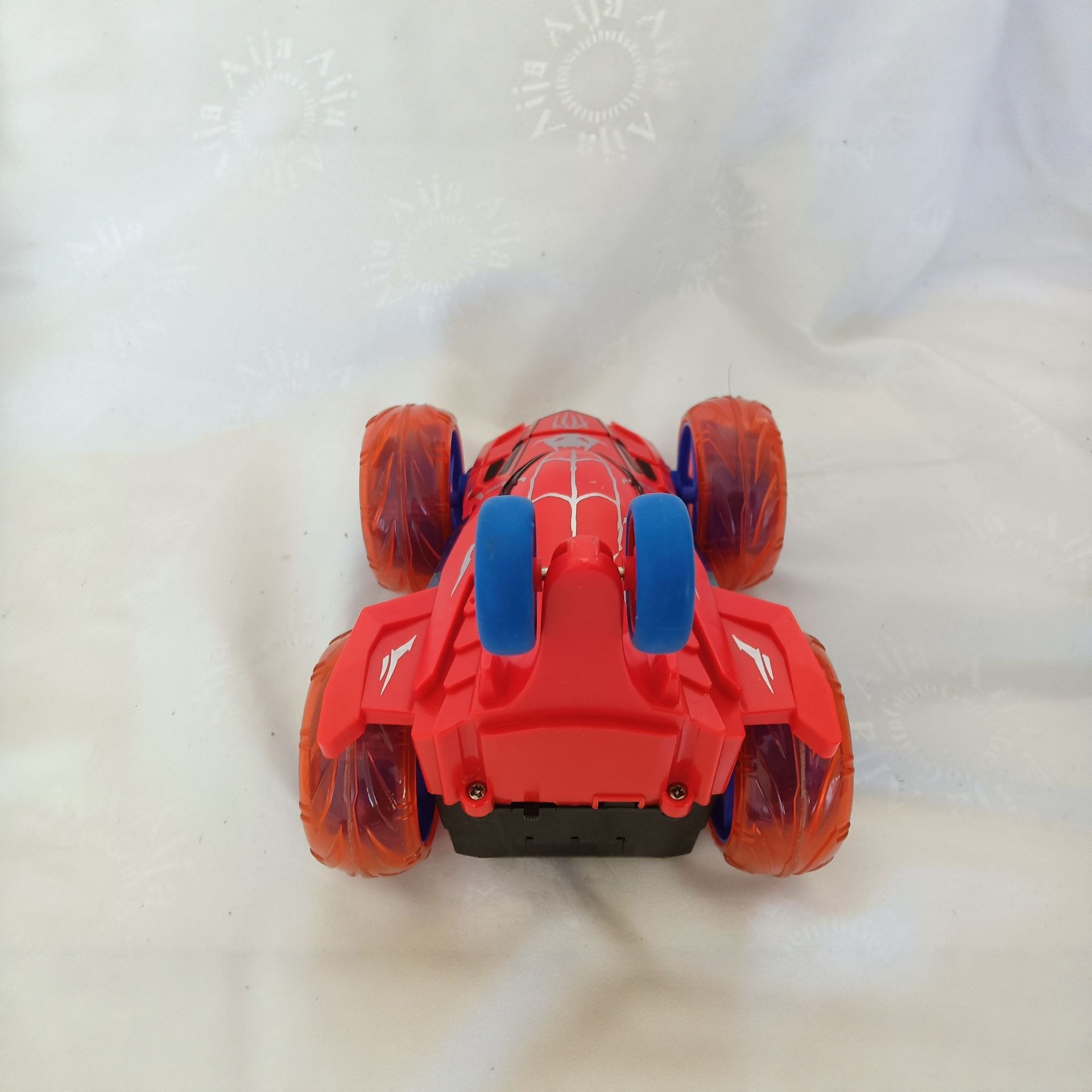 Fábrica personalizada cross-border 2.4G dibujos animados dinosaurios coche de control remoto temu araña competitiva unicornio acrobacias camión volcado