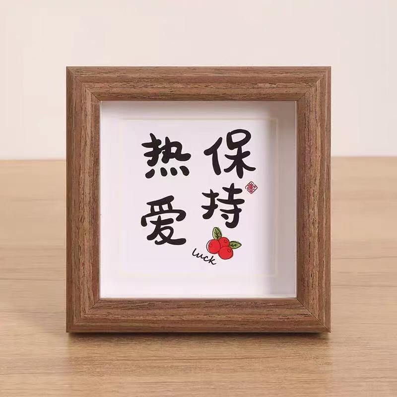The Factory Maintains a Love for Ins-Style Photo Frames for Office Desks, Bedside Tables, Decorative Picture Frames, and Minimalist Wall Hangings
