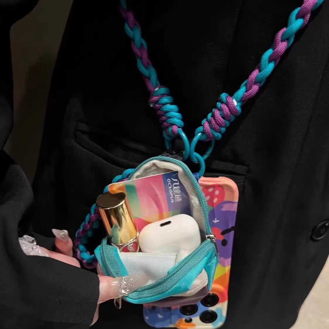 Graffiti Rainbow Flower Adecuado para iPhone 16PROMAX Funda para teléfono móvil 14 Apple 15 Colgante de pato amarillo 13 Mujer 16