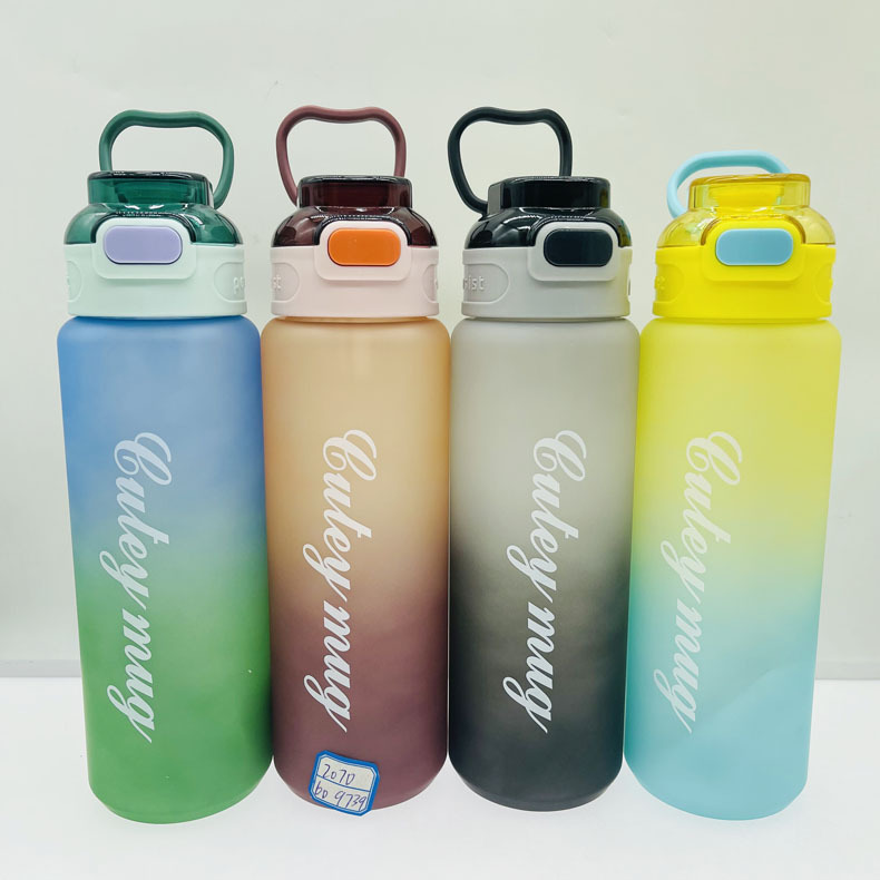 Amazon crossover gradiente transfronterizo celebridad neta nueva taza de plástico que rebota botella deportiva de gran capacidad taza de espacio al aire libre