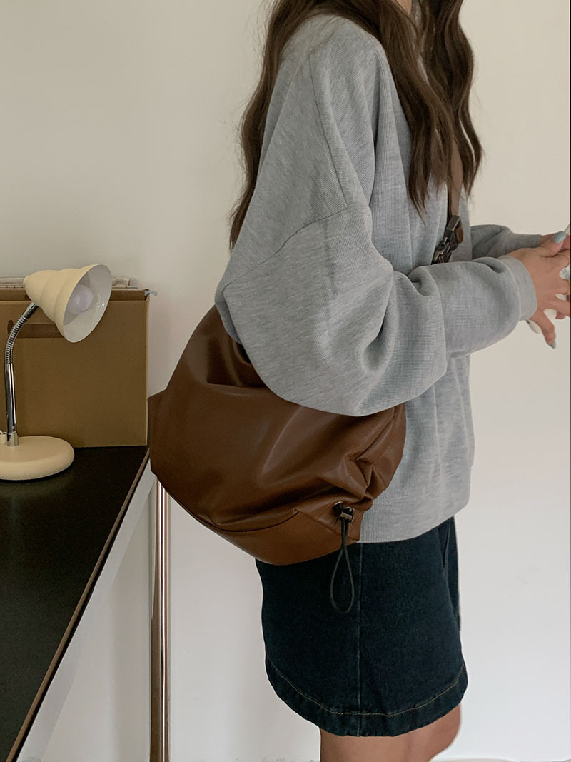 Versione coreana per le donne con grande capacità, nuova borsa tote plissettata 2024, tracolla larga casual di alta qualità per pendolari_voghion.com