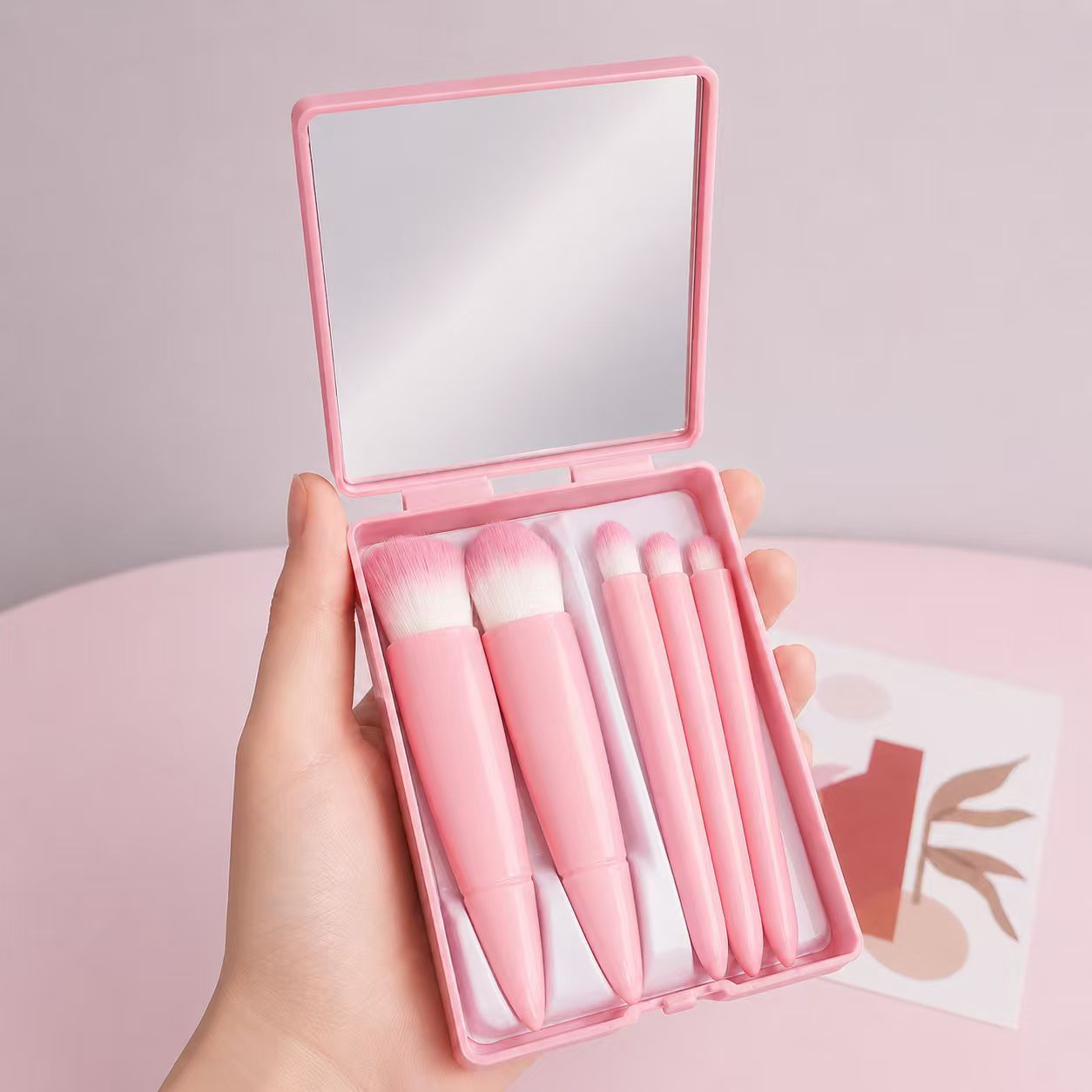 Juego de brochas de maquillaje en caja, portátil, juego de 5 piezas con espejo, brocha para base, brocha para labios, brocha para sombra de ojos, brocha para polvos sueltos, herramientas de belleza