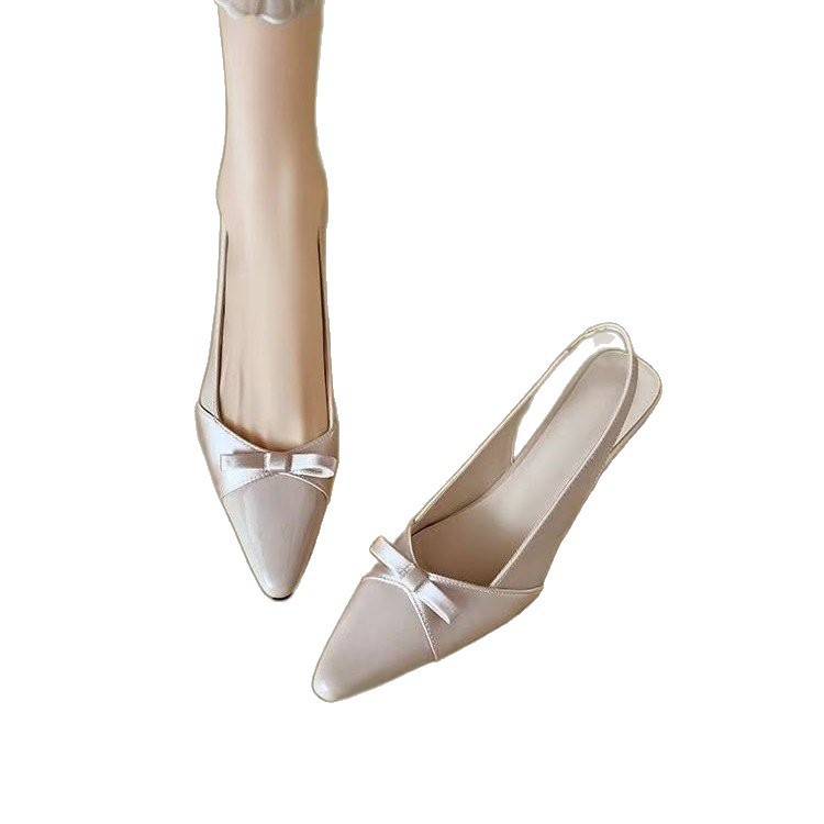 2026 nuevos zapatos de mujer de verano franceses temperamento universal suave arco ligero sandalias de punta