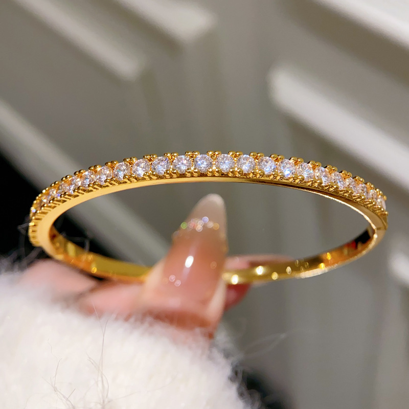 Brazalete 68 - elegante y exquisito con zircon incrustado (chapado en oro real)