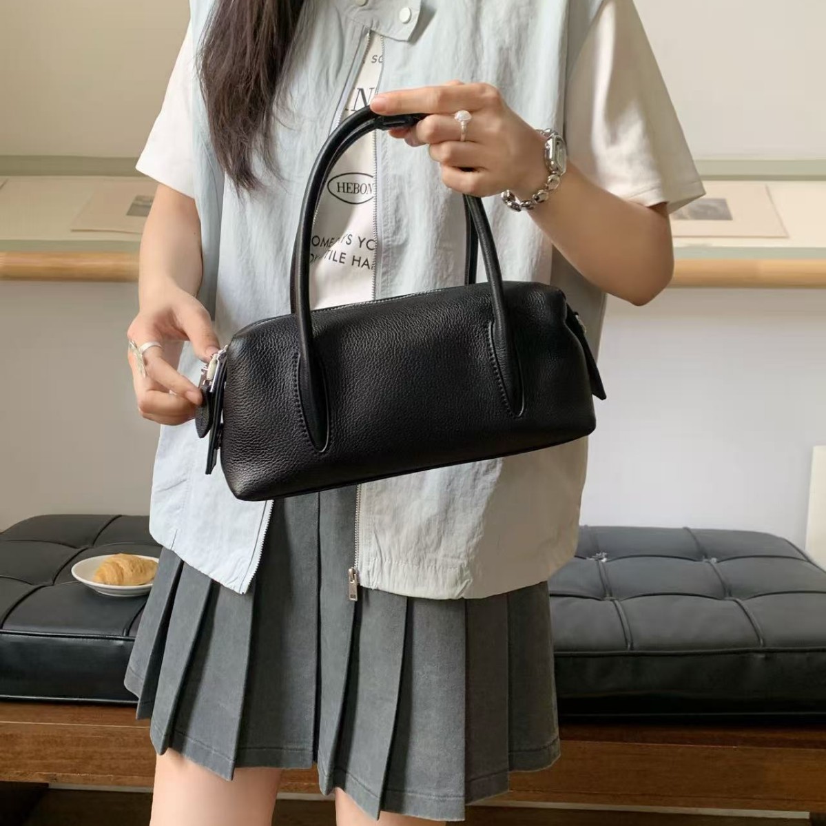 Top Grain Cowhide Leather Boston Pillow Bag For Women - Trendy Single Shoulder Crossbody Simple Handheld Bowling Bag - Thumbnail 4