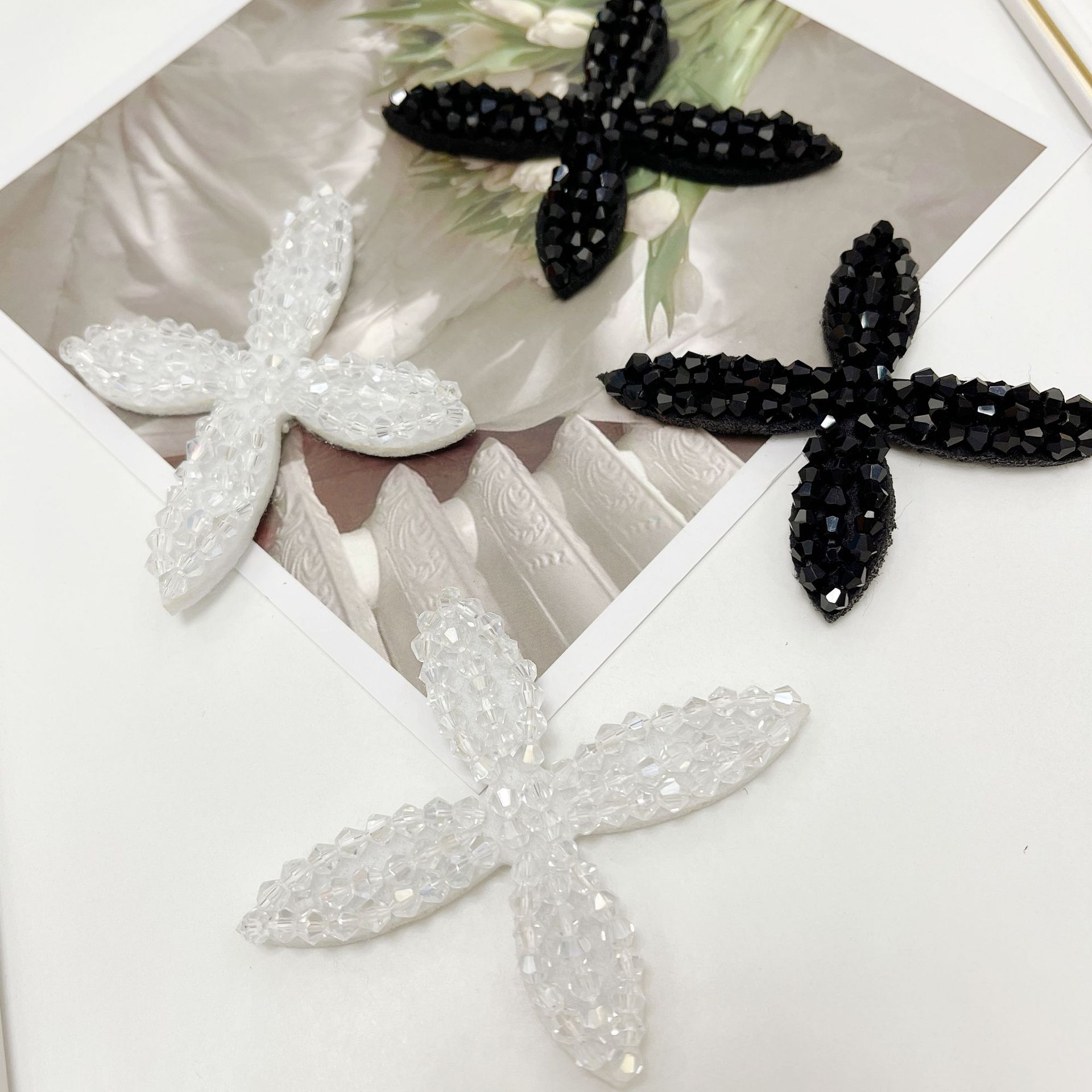 新款四叶十字手工米珠水晶蝴蝶花朵饰品 鞋袜服装童装包包帽子花