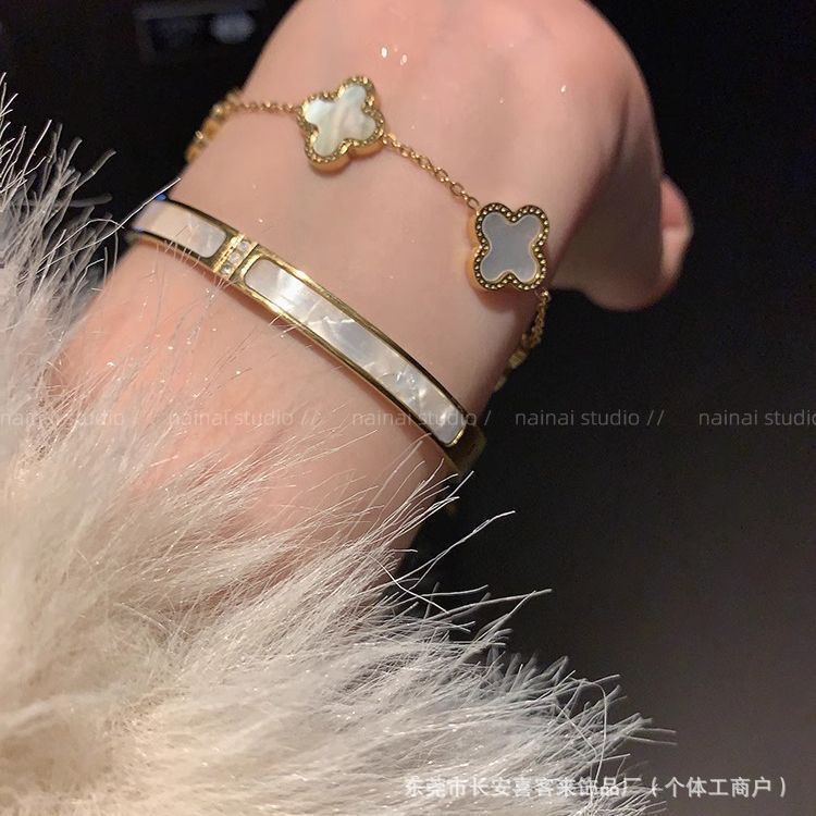 Titanium steel non-fading three-diamond white shell gold bracelet women's high-end light luxury four-leaf clover bracelet new fashion bracelet
