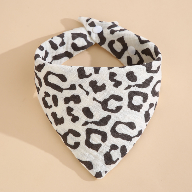 Toallas de saliva transfronterizas para bebés de algodón tipo un bib de dibujos animados para bebés toallas triangulares para bebés delantal de algodón puro productos infantiles