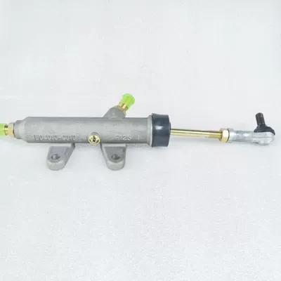 Ningbo Shenfeng clutch master cylinder 1604010-C0101 is compatible with Dongfeng Tianlong, Tianjin, and Dali Shen models