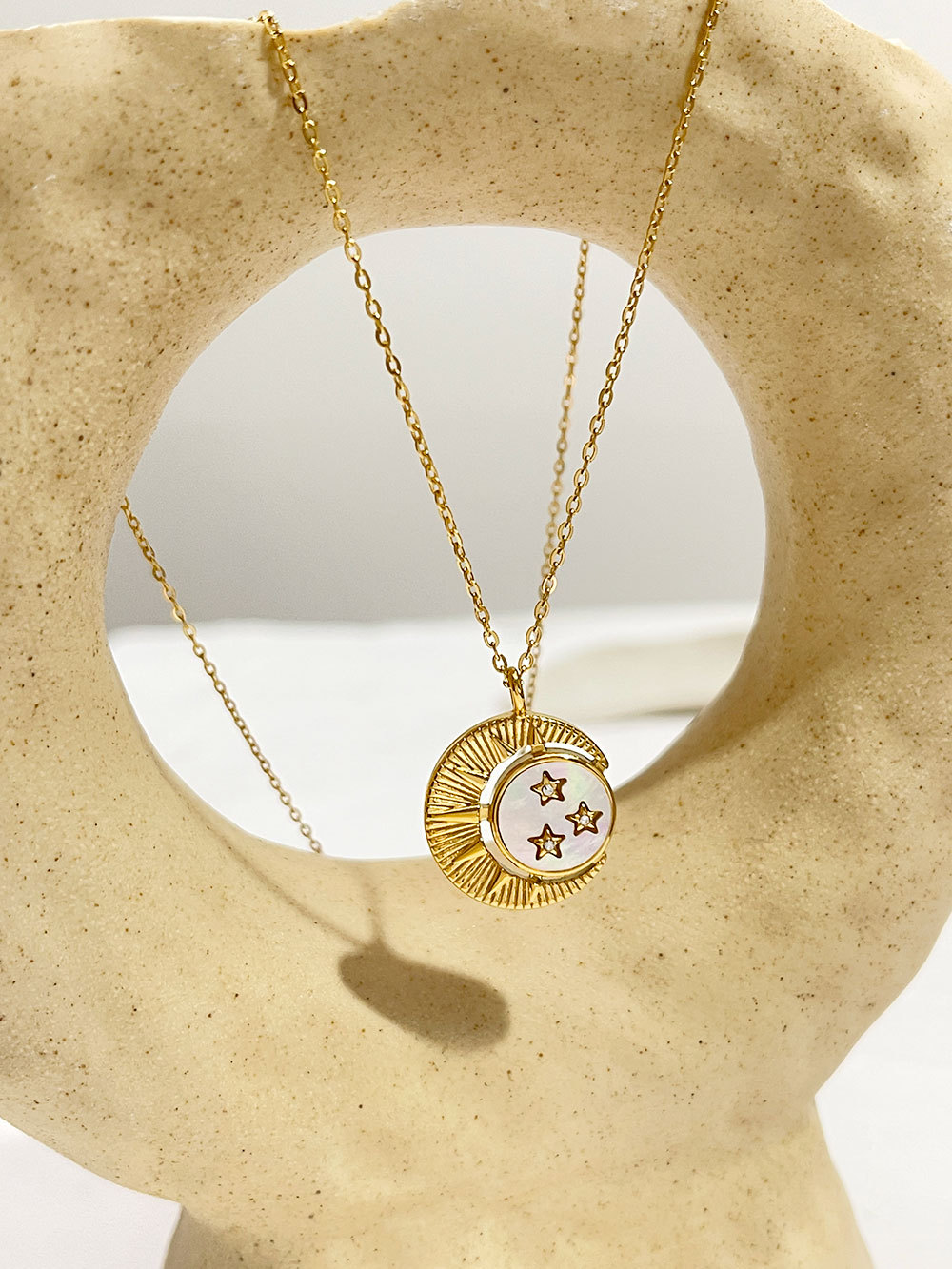 Simple Style Star Moon Stainless Steel Plating Inlay Rhinestones Shell Pendant Necklace 1 Piece