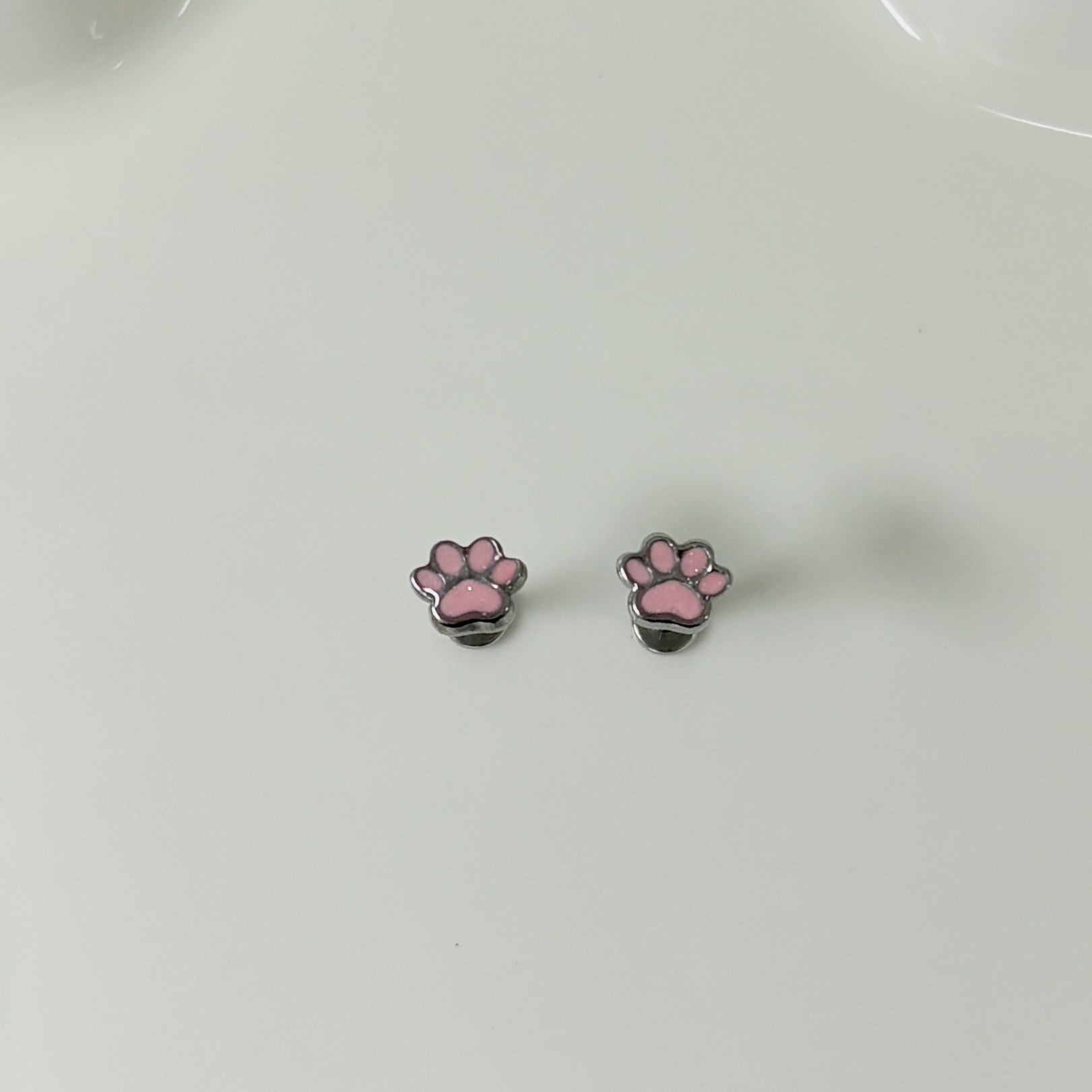 Pointed titanium steel lip stud product view