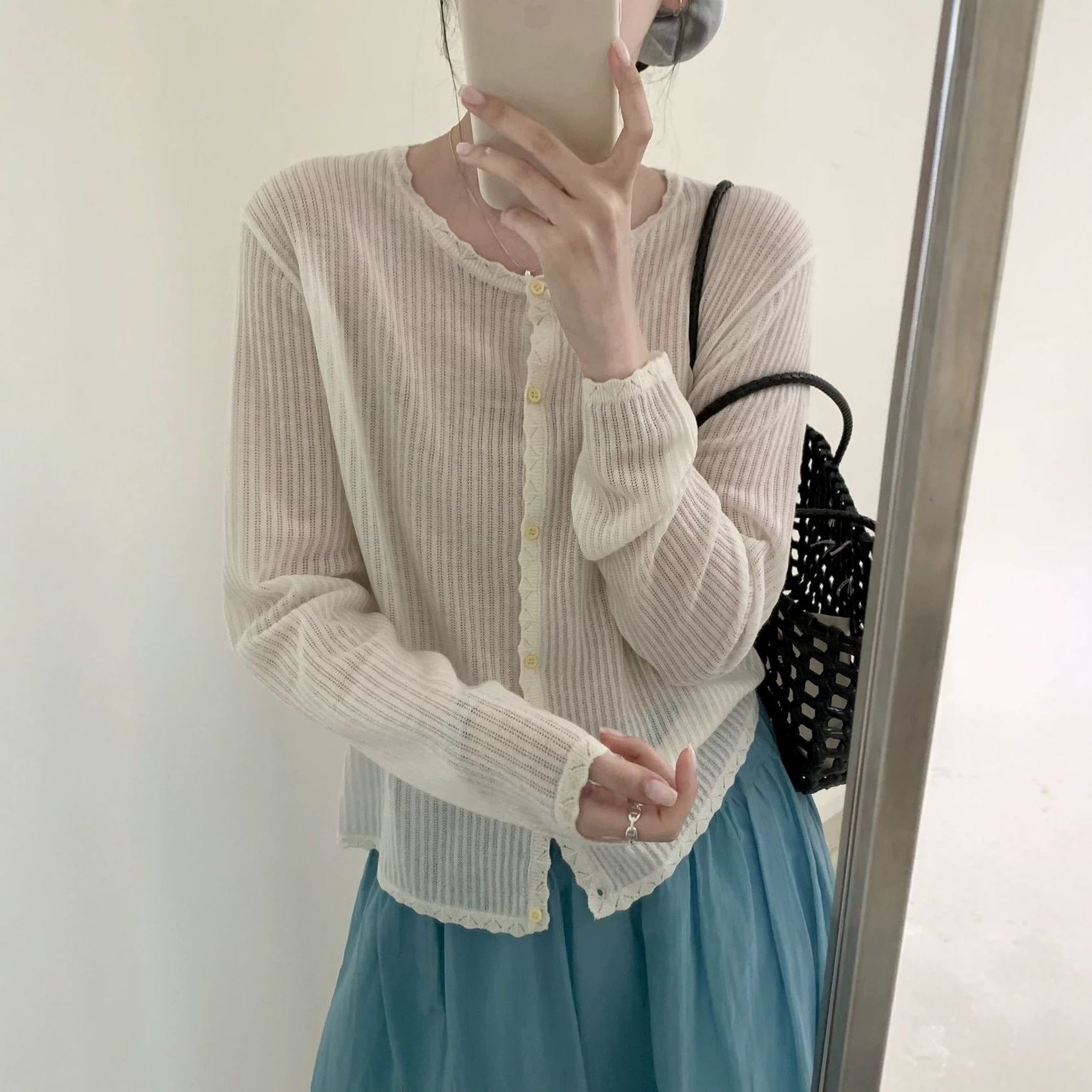 2026 Autumn New Style Elegant Korean Style Superfine Wool Lace Round Neck Vertical Stripe Long Sleeve Casual Knit Top for Women