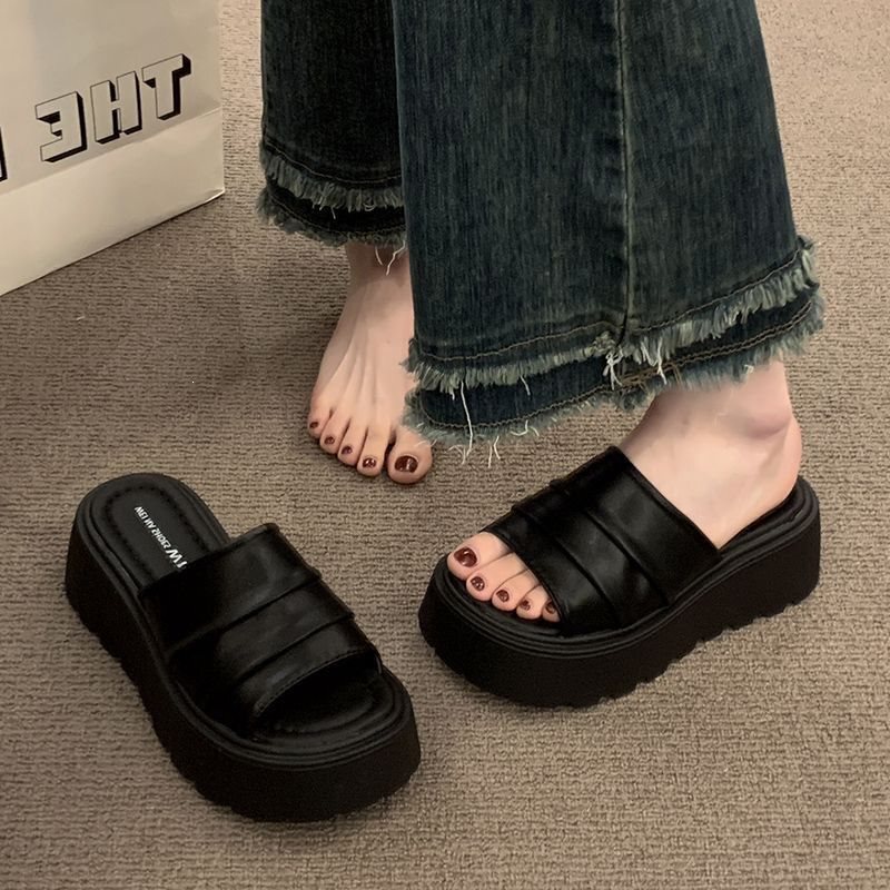Women's Summer Slippers for Outdoor Wear 2026 New Fashion Beach Height-Increasing Versatile Hot-Selling Style Women's Summer Slippers for Outdoor Wear 2026 New Fashion Beach Height-Increasing Versatile Hot-Selling Style
