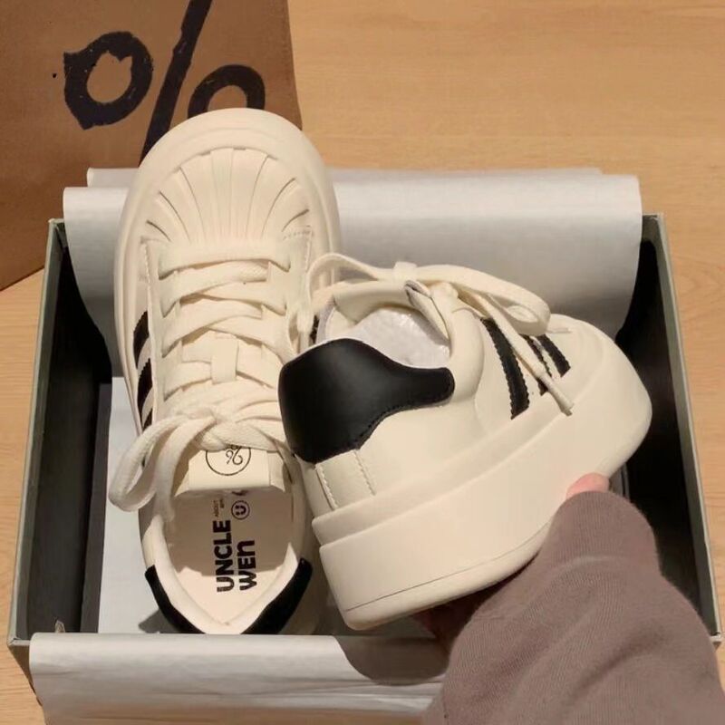 Shell Head Black Board Shoes Women's 2025 Early Spring New Thick Sole High Color Value Casual Sports Big Head Cute Board Shoes for Women Shell Head Black Board Shoes Women's 2025 Early Spring New Thick Sole High Color Value Casual Sports Big Head Cute Board Shoes for Women
