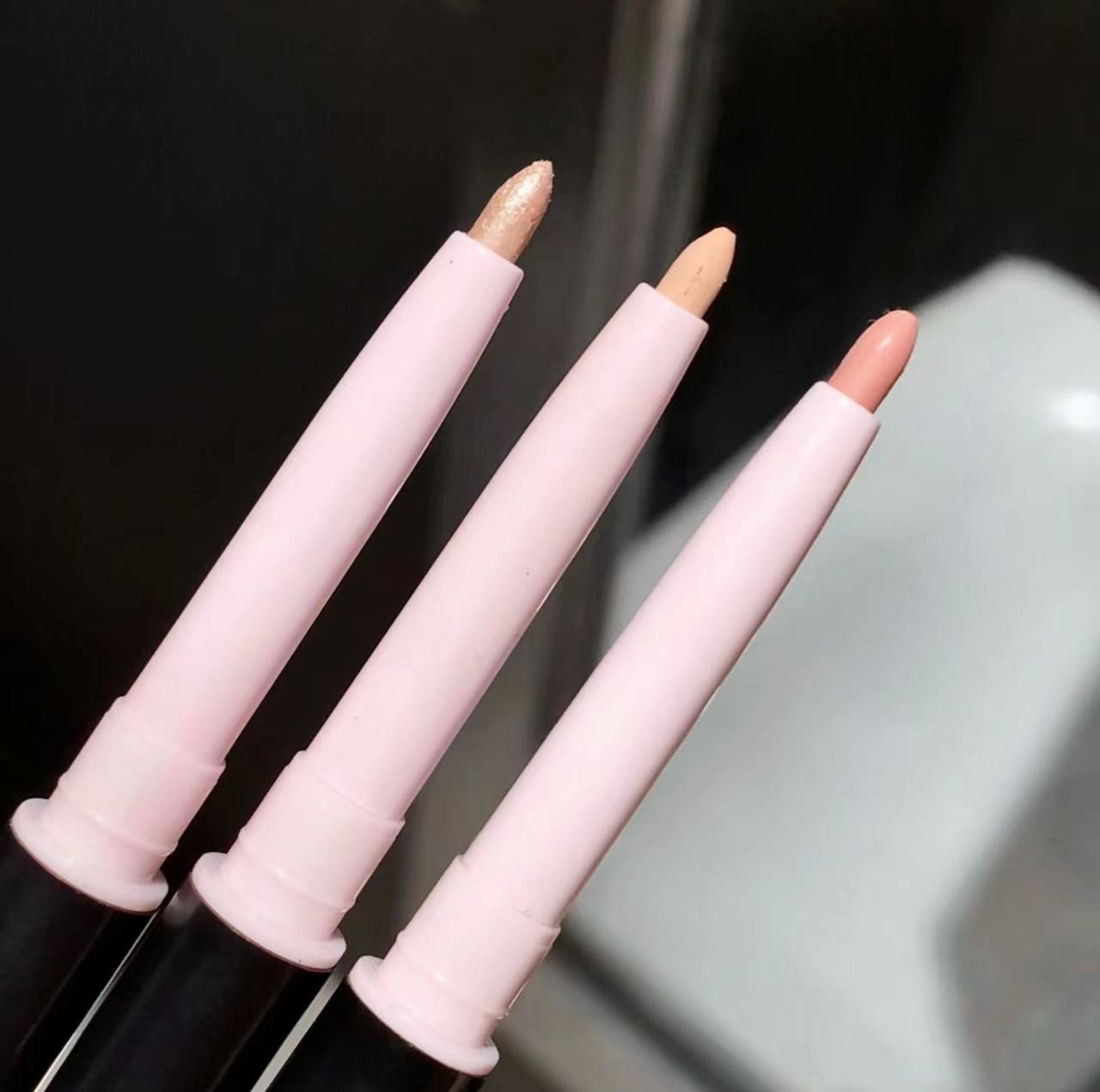 kakashow's three-dimensional starry eyes, double-headed sleeping pen girl, highlights and highlights, with pearlescent shadows outlined to a two-in-one girl undefined