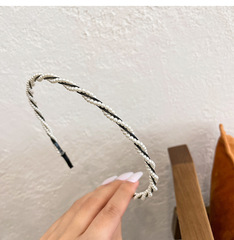 Retro French Pearl Hair Clip for Women, Summer 2021 New Arrival Hair Accessory, Stylish and Versatile, Perfect for Outdoor Events