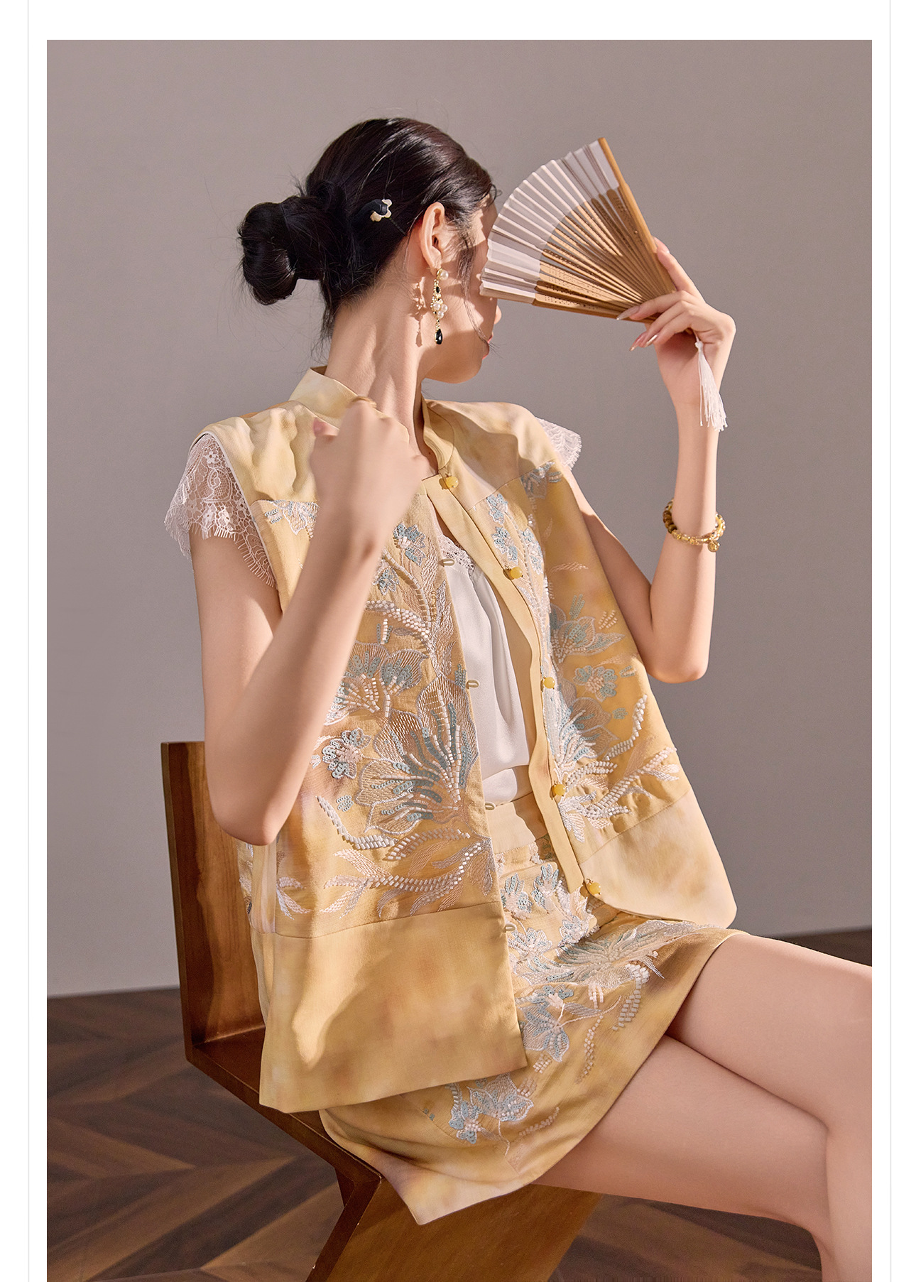 Bộ vest chân váy cổ đứng thêu họa tiết nặng cao cấp mùa hè ZX N6005 — áo vest màu vàng, váy màu vàng, váy xanh chi tiết 19