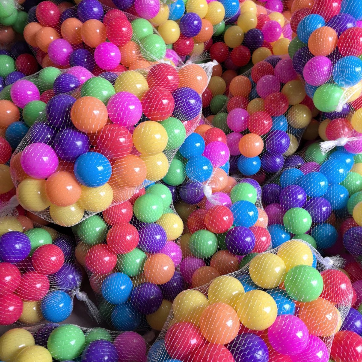 网袋装海洋球100个装50个装可以代贴标签加厚波波球义乌厂家发货