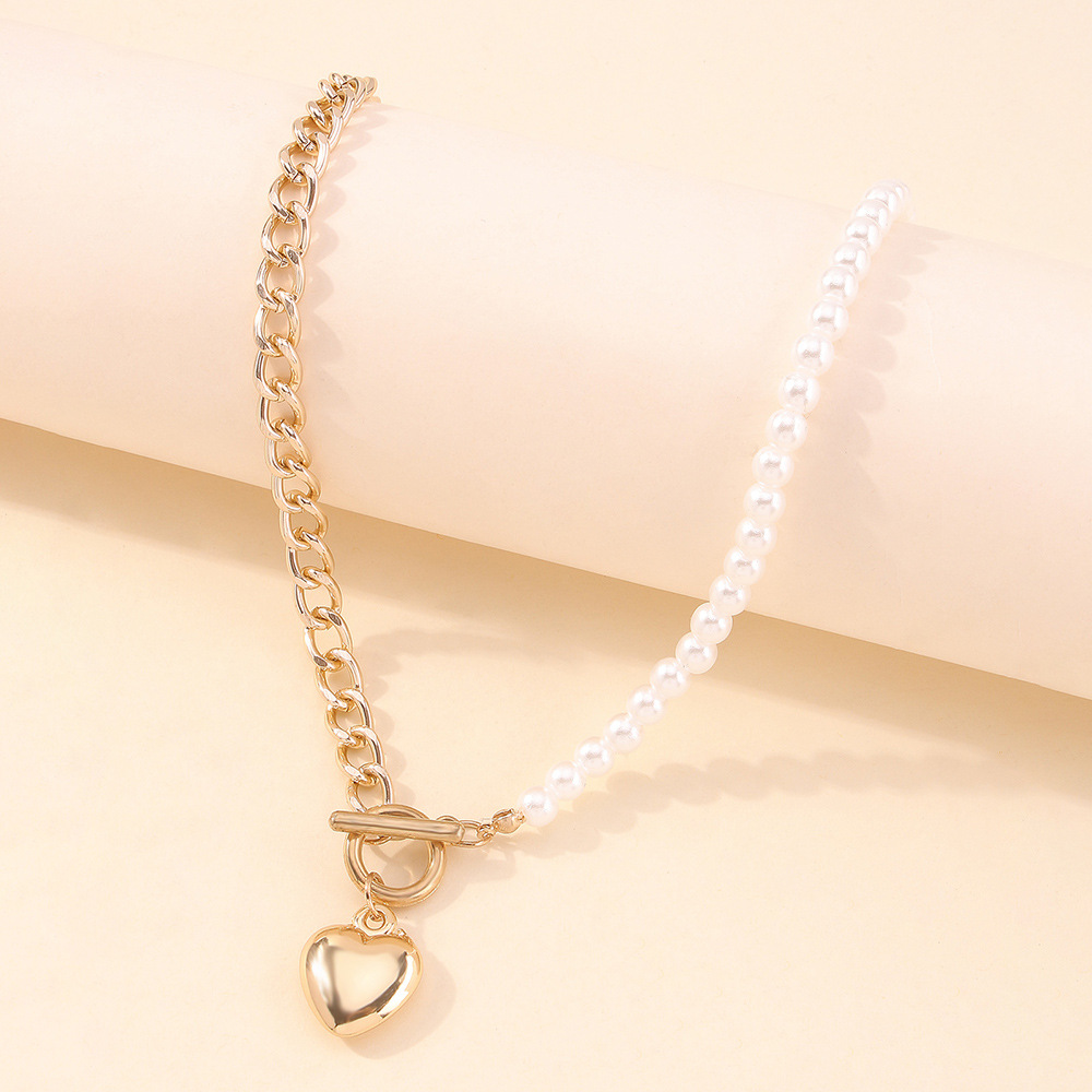 Fashion Pearl Chain Heart-shaped Alloy Necklace Wholesale display picture 3