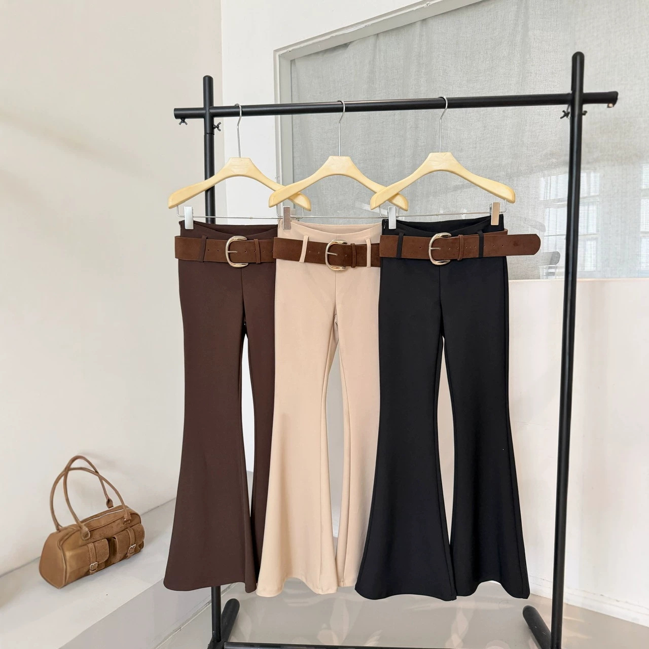 2026 Autumn New Collection: Slim-fit, figure-flattering, and flowing black flared trousers for women, complete with a belt