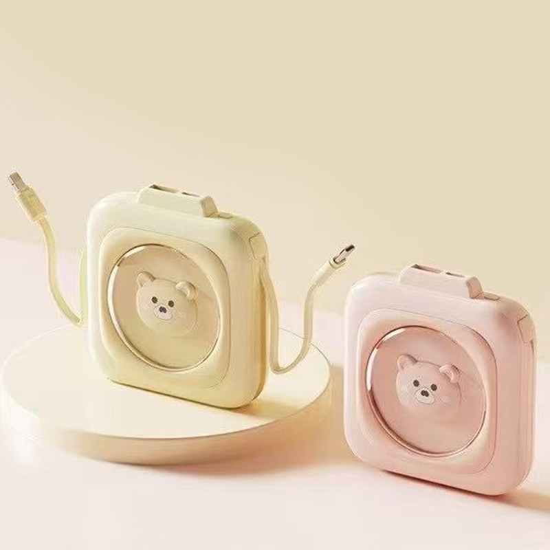 Mini muñeca portátil al aire libre con línea de gran capacidad de dibujos animados lindos carga rápida se puede utilizar en el avión móvil universal