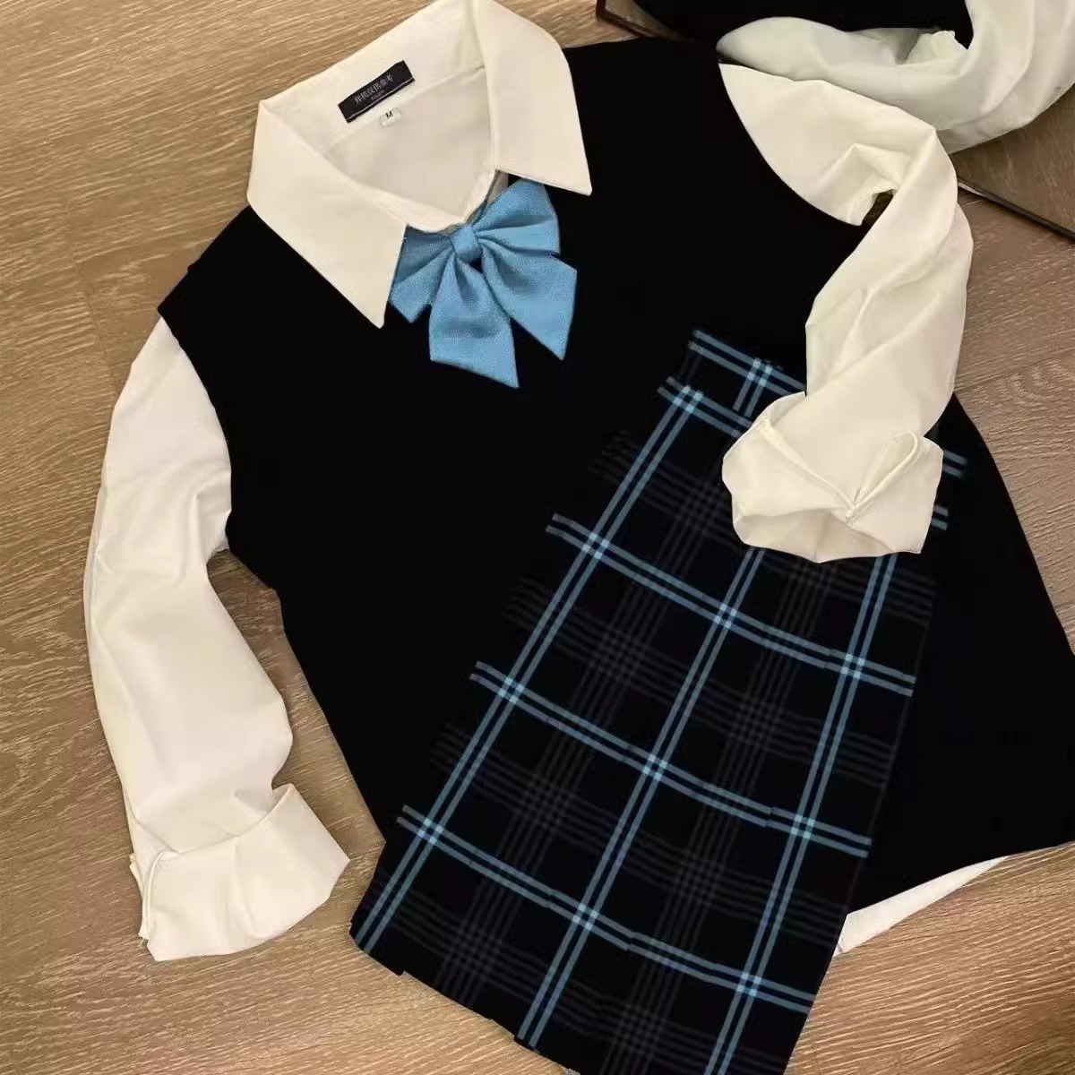 Misty Blue Creek + галстук-бабочка в том же стиле + коробка для самолета